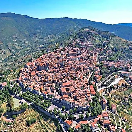 Spacious Tuscan 3* Cortona